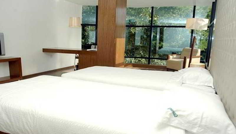 Monarch Luxur - Infantry Road Hotel Бангалор Екстериор снимка