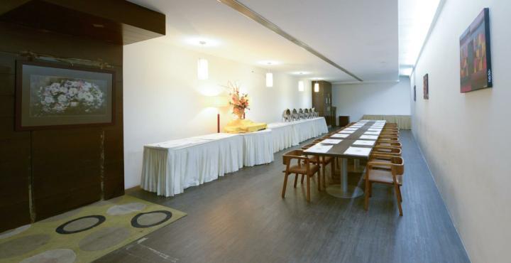 Monarch Luxur - Infantry Road Hotel Бангалор Екстериор снимка