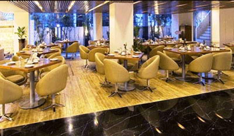 Monarch Luxur - Infantry Road Hotel Бангалор Екстериор снимка